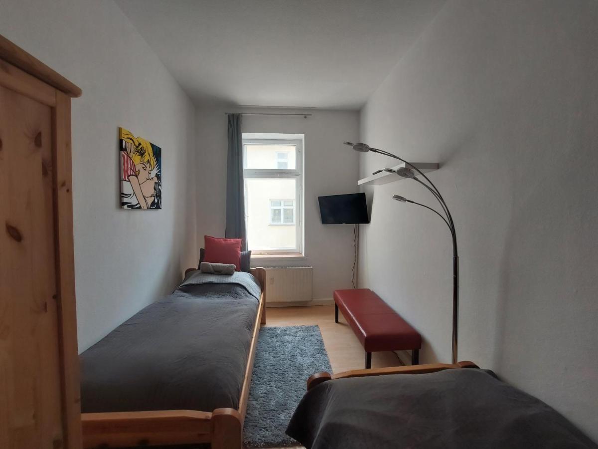 Schoene Zwei-Zimmer-Wohnung "W2" Mit 4 Einzelbetten Und Wlan In Zwenkau Bei Leipzig Im Neuseenland Εξωτερικό φωτογραφία