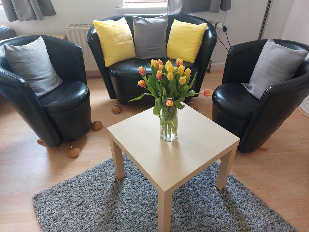 Schoene Zwei-Zimmer-Wohnung "W2" Mit 4 Einzelbetten Und Wlan In Zwenkau Bei Leipzig Im Neuseenland Εξωτερικό φωτογραφία