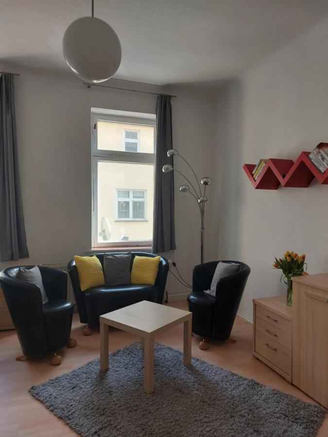Schoene Zwei-Zimmer-Wohnung "W2" Mit 4 Einzelbetten Und Wlan In Zwenkau Bei Leipzig Im Neuseenland Εξωτερικό φωτογραφία
