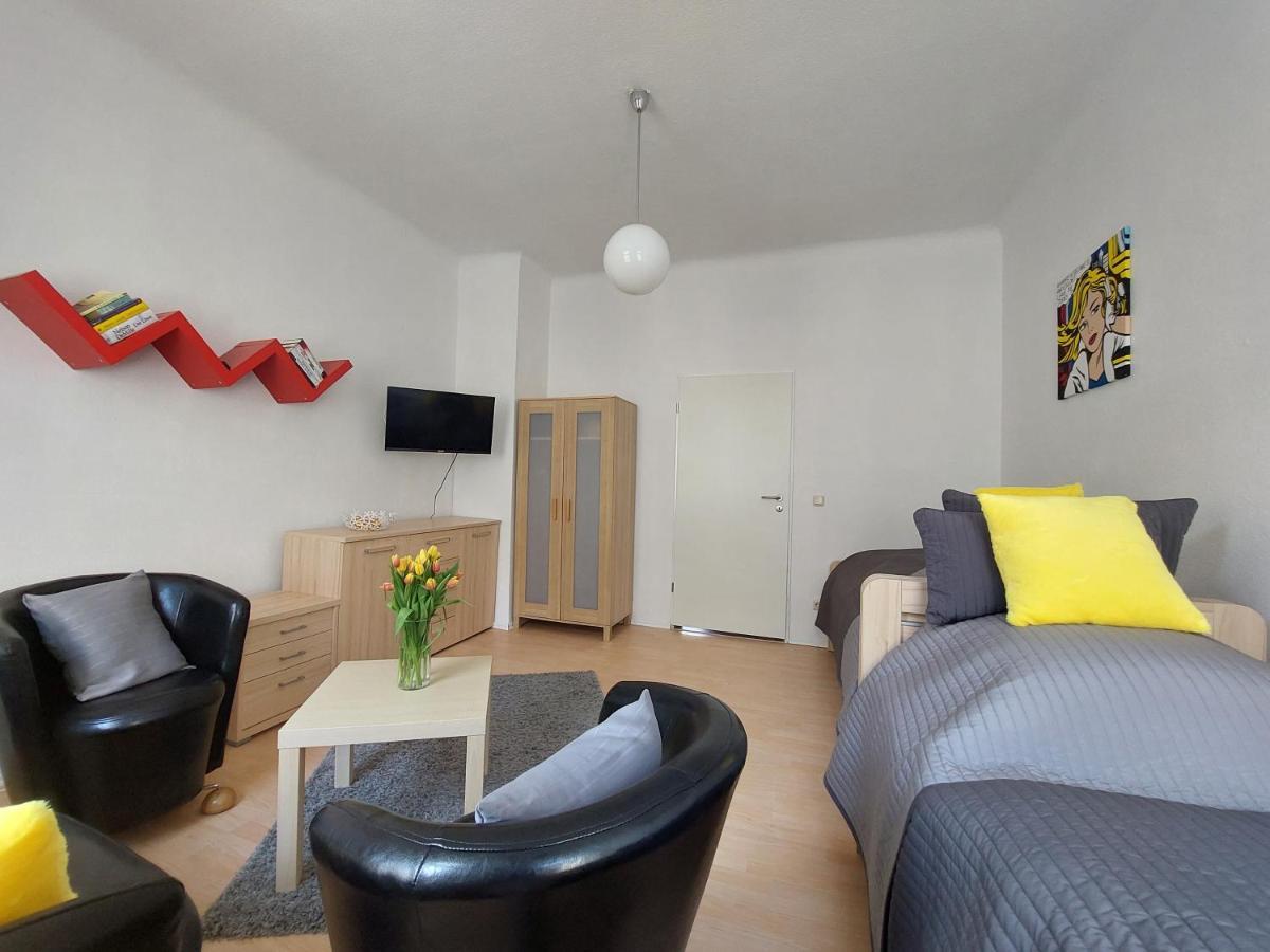 Schoene Zwei-Zimmer-Wohnung "W2" Mit 4 Einzelbetten Und Wlan In Zwenkau Bei Leipzig Im Neuseenland Εξωτερικό φωτογραφία