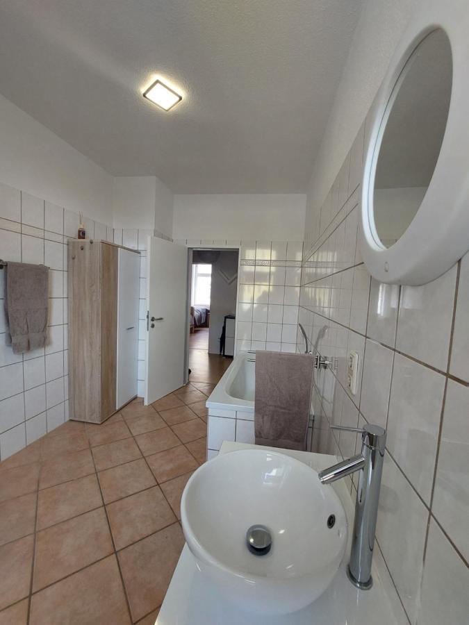 Schoene Zwei-Zimmer-Wohnung "W2" Mit 4 Einzelbetten Und Wlan In Zwenkau Bei Leipzig Im Neuseenland Εξωτερικό φωτογραφία