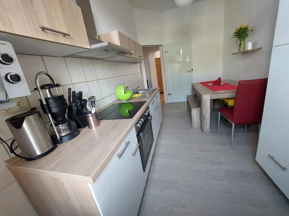 Schoene Zwei-Zimmer-Wohnung "W2" Mit 4 Einzelbetten Und Wlan In Zwenkau Bei Leipzig Im Neuseenland Εξωτερικό φωτογραφία